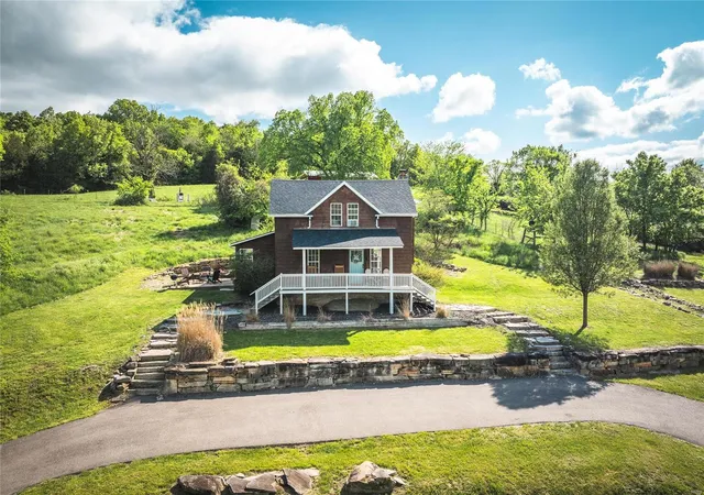 Photo 2 of Single family home for sale at 19530 County Road 3620, Saint James, MO 65559 | MLS# 25012867 | Listing updated on 2025-03-13