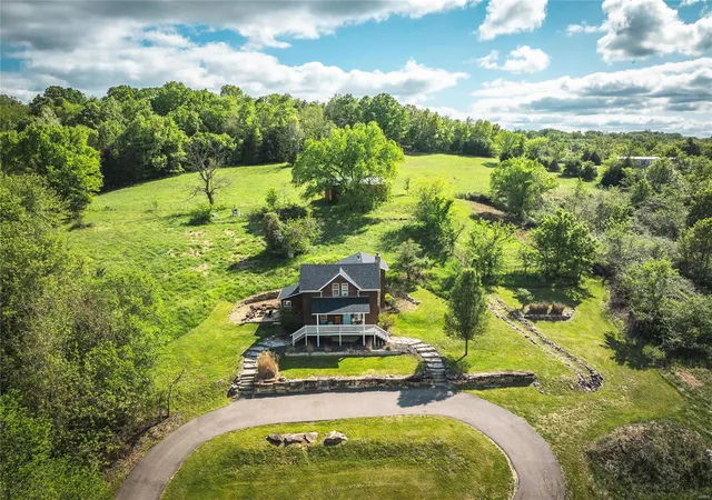 Photo 3 of Single family home for sale at 19530 County Road 3620, Saint James, MO 65559 | MLS# 25012867 | Listing updated on 2025-03-13