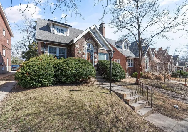 Photo 40 of Sale Pending at 7715 Lile Ave, Saint Louis, MO 63117 | MLS# 25012875 | Listing updated on 2025-03-10