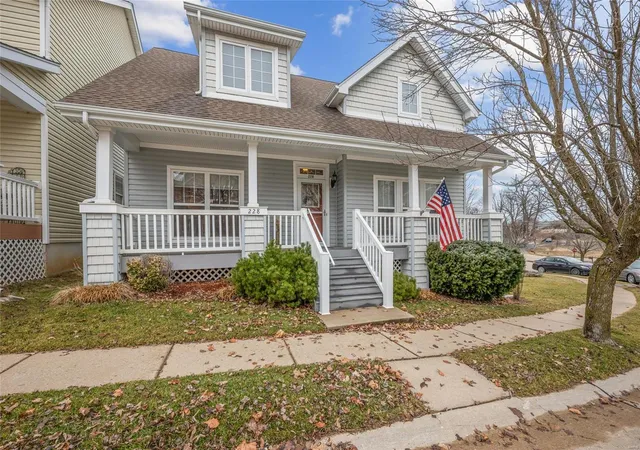 Photo 1 of Single family home for sale at 228 Montclair Tower Dr, Saint Charles, MO 63303 | MLS# 25012890 | Listing updated on 2025-03-07