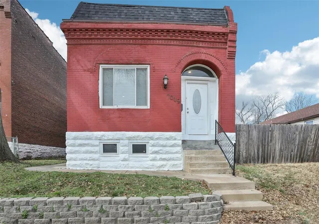Photo 1 of Single family home for sale at 7019 Minnesota Ave, Saint Louis, MO 63111 | MLS# 25012917 | Listing updated on 2025-03-18