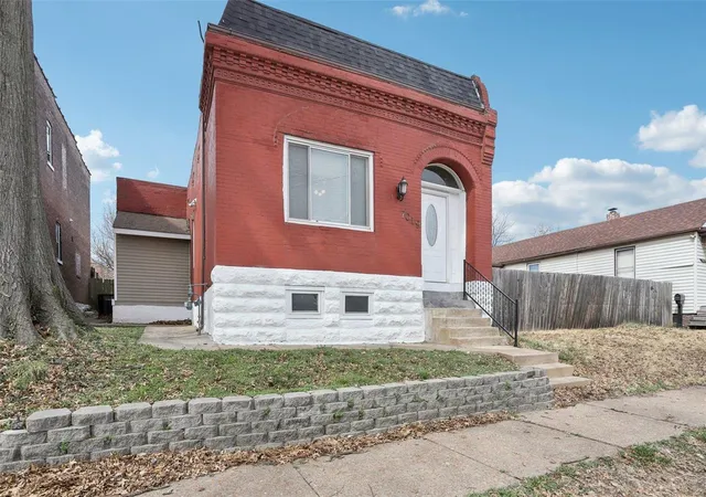 Photo 3 of Single family home for sale at 7019 Minnesota Ave, Saint Louis, MO 63111 | MLS# 25012917 | Listing updated on 2025-03-18