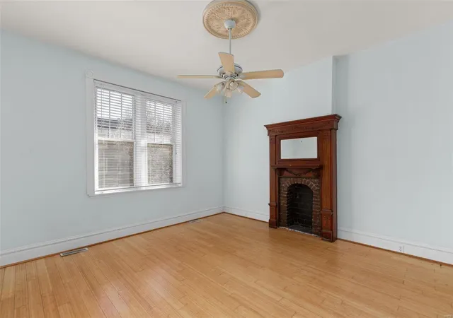 Photo 3 of Single family home for sale at 3829 Fairview Ave, Saint Louis, MO 63116 | MLS# 25012931 | Listing updated on 2025-03-21