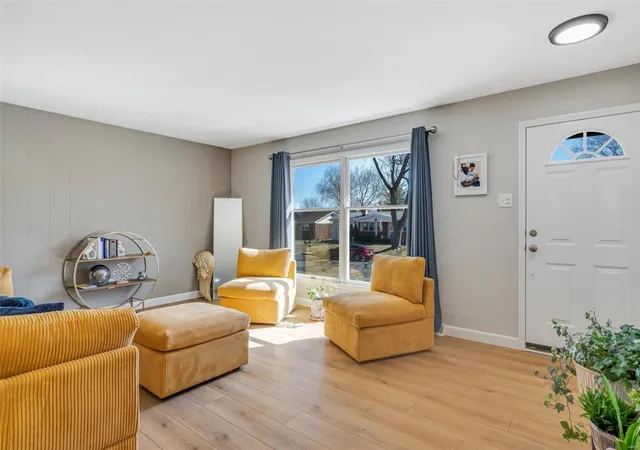 Photo 4 of Single family home for sale at 617 Norma Dr, Saint Charles, MO 63301 | MLS# 25012965 | Listing updated on 2025-03-15