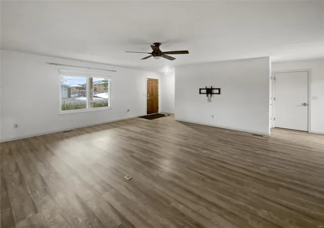 Photo 2 of Sale Pending at 3209 Apple Dr, Saint Charles, MO 63301 | MLS# 25012972 | Listing updated on 2025-03-18