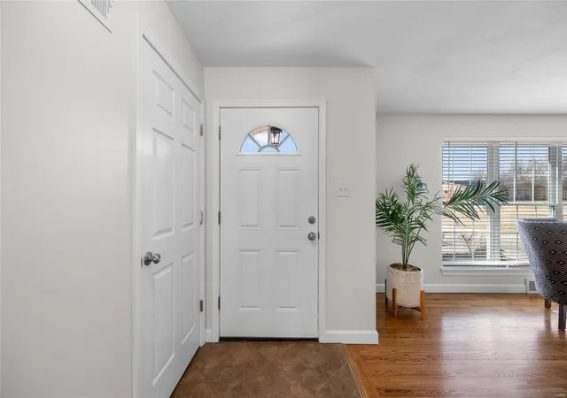 Photo 3 of Sale Pending at 12132 Courtwick Dr, Saint Louis, MO 63128 | MLS# 25012977 | Listing updated on 2025-03-17