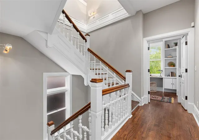 Photo 4 of Condo for sale at 5070 Waterman Blvd #B, Saint Louis, MO 63108 | MLS# 25013028 | Listing updated on 2025-03-06