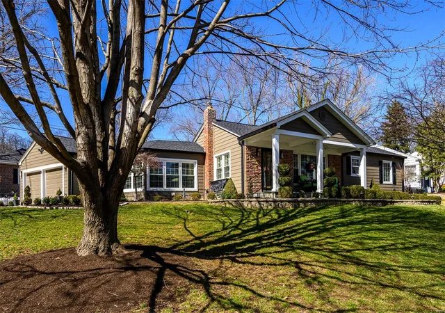 Photo 1 of Sale Pending at 9 Cheyenne Ct, Saint Louis, MO 63122 | MLS# 25013030 | Listing updated on 2025-03-17