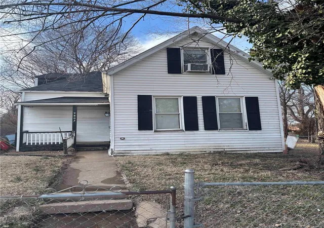 Photo 1 of Single family home for sale at 2803 Semple Ave, Saint Louis, MO 63120 | MLS# 25013036 | Listing updated on 2025-03-13