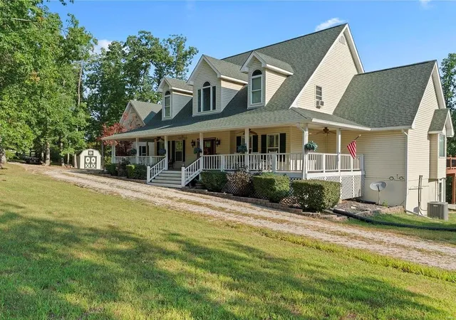 Photo 3 of Single family home for sale at 26202 Lost Creek Farms, Warrenton, MO 63383 | MLS# 25013063 | Listing updated on 2025-03-17