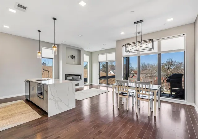 Photo 3 of Condo for sale at 4101 Laclede Ave #411, Saint Louis, MO 63108 | MLS# 25013065 | Listing updated on 2025-03-07