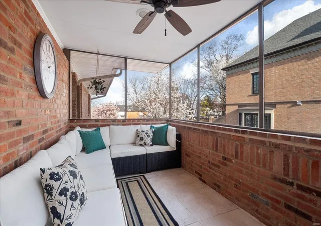 Photo 4 of Condo for sale at 139 Gay Ave, Saint Louis, MO 63105 | MLS# 25013094 | Listing updated on 2025-03-21