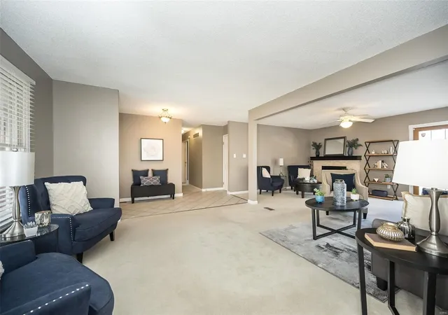 Photo 4 of Single family home for sale at 252 Essex Ml Dr, Ballwin, MO 63011 | MLS# 25013107 | Listing updated on 2025-03-08