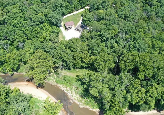 Photo 2 of Sale Pending at 9 Summit Lane, Hermann, MO 65041 | MLS# 25013112 | Listing updated on 2025-03-13
