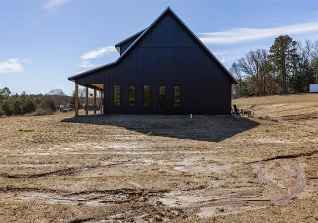 Photo 3 of Single family home for sale at 8181 Highway 32, Ste. Genevieve, MO 63640 | MLS# 25013125 | Listing updated on 2025-03-07
