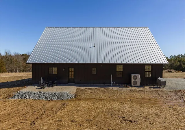 Photo 4 of Single family home for sale at 8181 Highway 32, Ste. Genevieve, MO 63640 | MLS# 25013125 | Listing updated on 2025-03-07