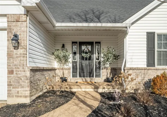 Photo 3 of Single family home for sale at 1271 Twinleaf Cir, Saint Peters, MO 63376 | MLS# 25013144 | Listing updated on 2025-03-14