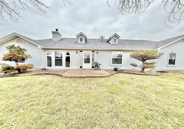 Photo 2 of Single family home for sale at 1011 Greenhill Dr, Bonne Terre, MO 63628 | MLS# 25013196 | Listing updated on 2025-03-20