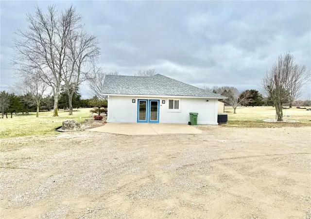 Photo 3 of Single family home for sale at 1011 Greenhill Dr, Bonne Terre, MO 63628 | MLS# 25013196 | Listing updated on 2025-03-20