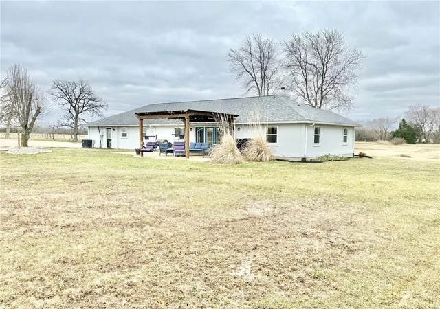 Photo 4 of Single family home for sale at 1011 Greenhill Dr, Bonne Terre, MO 63628 | MLS# 25013196 | Listing updated on 2025-03-20