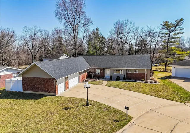 Photo 3 of Single family home for sale at 11864 Doverhill Ct, Saint Louis, MO 63128 | MLS# 25013198 | Listing updated on 2025-03-16