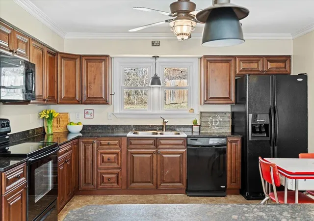 Photo 3 of Single family home for sale at 1851 Boaz Ave, Saint Louis, MO 63122 | MLS# 25013250 | Listing updated on 2025-03-19
