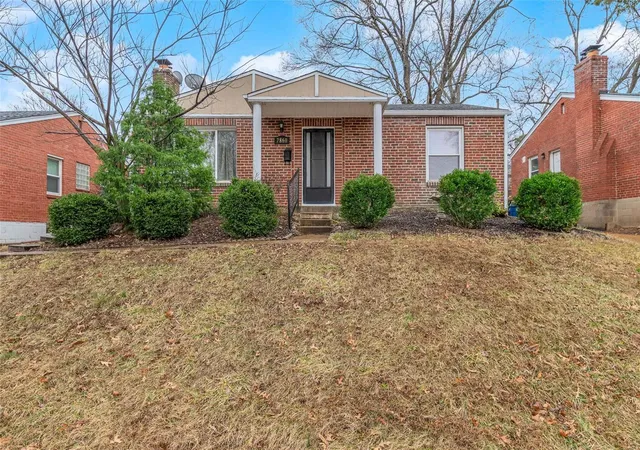 Photo 1 of Single family home for sale at 7860 Ahern Ave, Saint Louis, MO 63130 | MLS# 25013266 | Listing updated on 2025-03-06