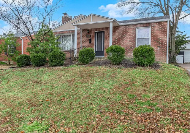 Photo 1 of Single family home for sale at 7860 Ahern Ave, Saint Louis, MO 63130 | MLS# 25013266 | Listing updated on 2025-03-06