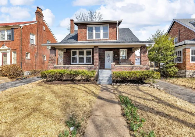 Photo 1 of Single family home for sale at 8127 Glen Echo Dr, Saint Louis, MO 63121 | MLS# 25013281 | Listing updated on 2025-03-19