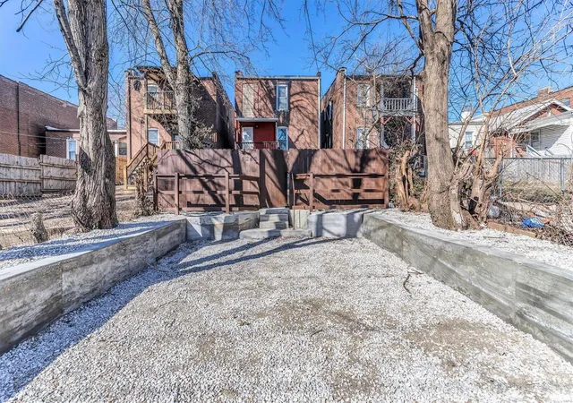 35th image of 4242 Oregon Ave, Saint Louis, MO 63111 | MLS# 25013302