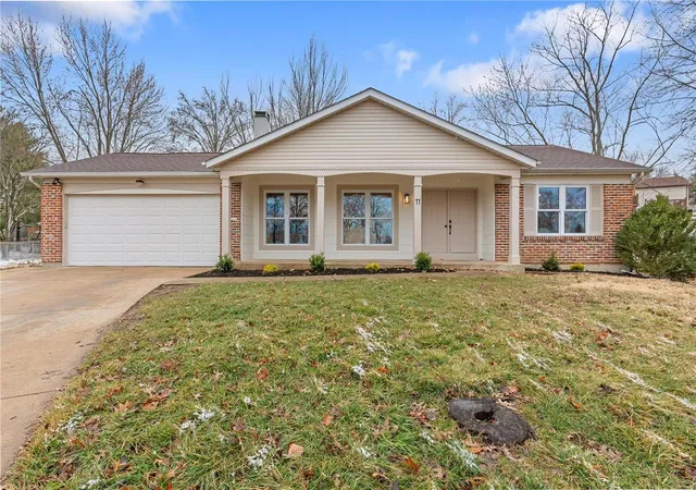 Photo 1 of Single family home for sale at 11 Bentbrook Ct, Saint Peters, MO 63376 | MLS# 25013328 | Listing updated on 2025-03-10