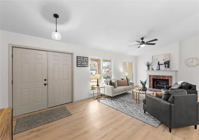 Photo 3 of Single family home for sale at 11 Bentbrook Ct, Saint Peters, MO 63376 | MLS# 25013328 | Listing updated on 2025-03-10