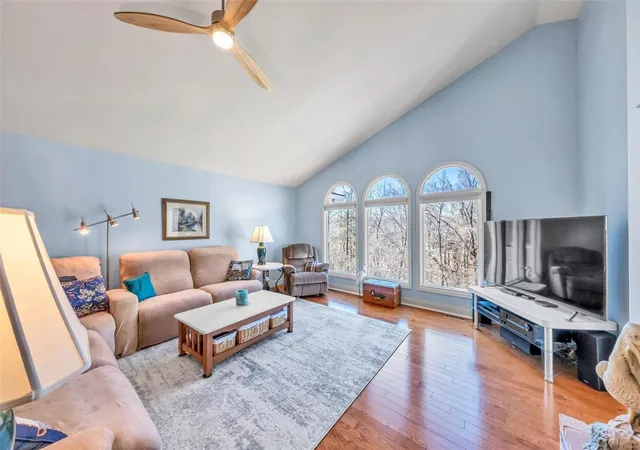 Photo 2 of Sale Pending at 2377 Canyon Dr, Saint Charles, MO 63303 | MLS# 25013399 | Listing updated on 2025-03-09