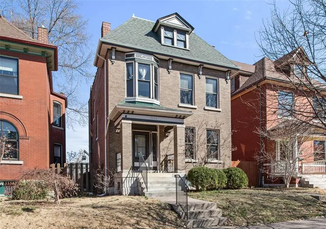 Photo 2 of Single family home for sale at 3641 Juniata St, Saint Louis, MO 63116 | MLS# 25013400 | Listing updated on 2025-03-19