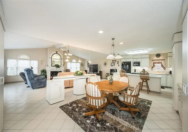 Photo 3 of Sale Pending at 3470 Brookstone View Dr, Saint Louis, MO 63129 | MLS# 25013440 | Listing updated on 2025-03-12