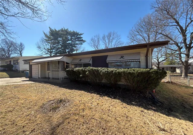 Photo 2 of Sale Pending at 9319 Clarion Dr, Saint Louis, MO 63136 | MLS# 25013452 | Listing updated on 2025-03-08