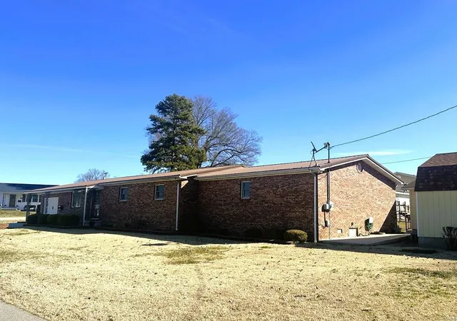Photo 2 of Single family home for sale at 501 Forrest, Dexter, MO 63841 | MLS# 25013457 | Listing updated on 2025-03-07