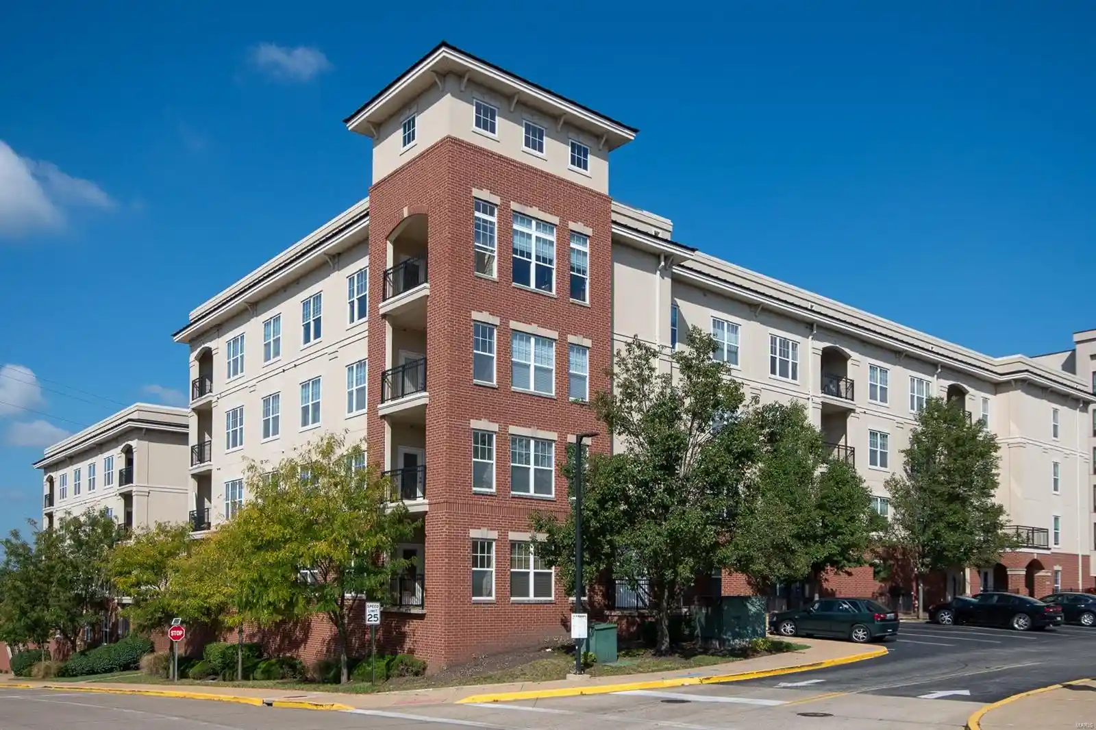Listing Photo 1 - Condo for sale in 1241 Strassner Dr located at 1241 Strassner Dr, Brentwood, MO 63144 - Unit #1104