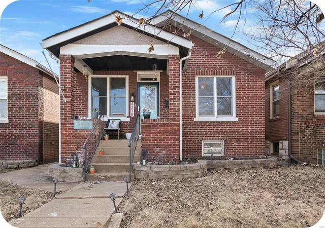 Photo 1 of Single family home for sale at 4978 Nagel Ave, Saint Louis, MO 63109 | MLS# 25013523 | Listing updated on 2025-03-17