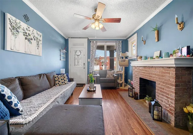 Photo 3 of Single family home for sale at 4978 Nagel Ave, Saint Louis, MO 63109 | MLS# 25013523 | Listing updated on 2025-03-17