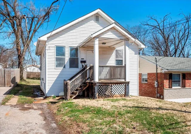 Photo 1 of Single family home for sale at 307 Eldridge Ave, Saint Louis, MO 63119 | MLS# 25013529 | Listing updated on 2025-03-27