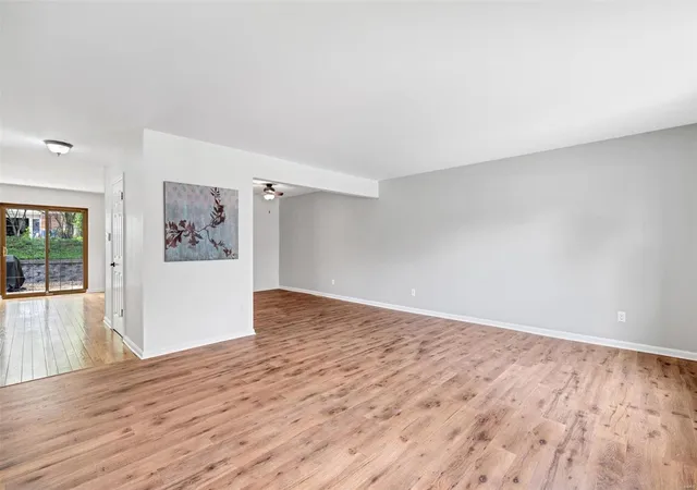 Photo 4 of Townhouse for sale at 1037 Pinegate Dr, Saint Louis, MO 63122 | MLS# 25013533 | Listing updated on 2025-04-03