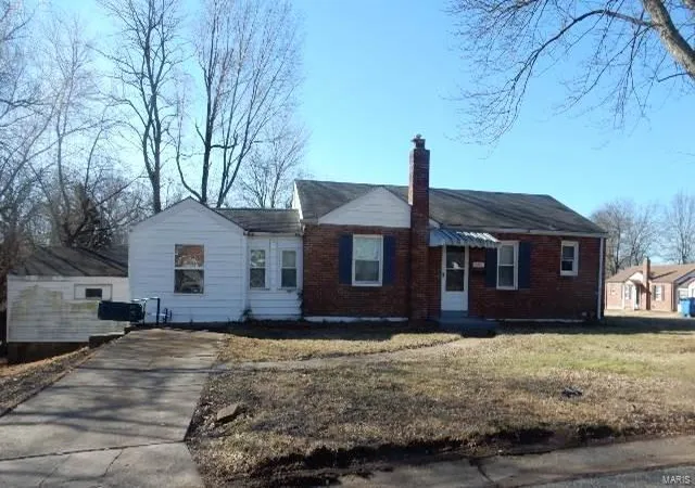 Photo 1 of Single family home for sale at 842 Margo Ave, Saint Louis, MO 63135 | MLS# 25013535 | Listing updated on 2025-03-07