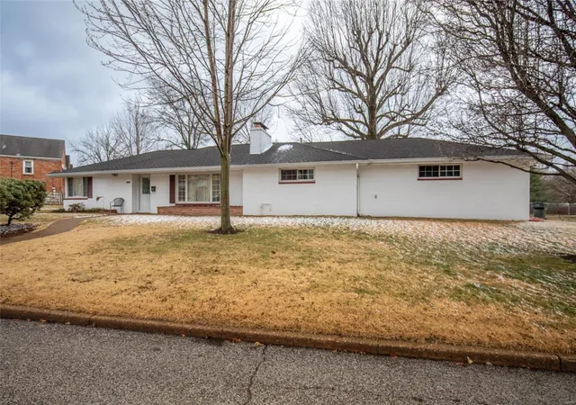 Photo 2 of Single family home for sale at 7080 Plainview Ave, Saint Louis, MO 63109 | MLS# 25013548 | Listing updated on 2025-03-09