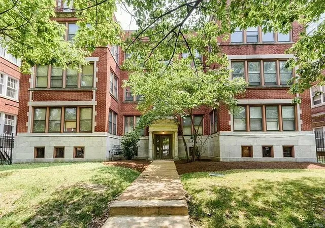 Photo 1 of Condo for sale at 5398 Pershing Ave #3E, Saint Louis, MO 63112 | MLS# 25013562 | Listing updated on 2025-03-08