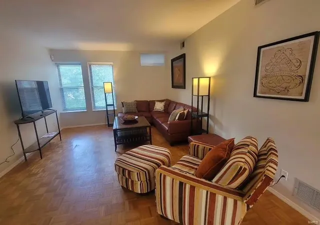 Photo 3 of Condo for sale at 5398 Pershing Ave #3E, Saint Louis, MO 63112 | MLS# 25013562 | Listing updated on 2025-03-08