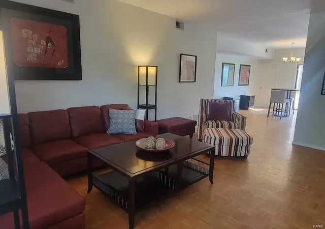 Listing Photo 5 - Condo for sale in building located at 5398 Pershing Ave, St. Louis, MO 63112 - Unit #3E