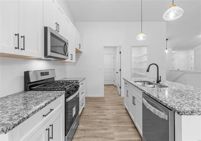 Photo 3 of Single family home for sale at 12 Cumberland Ave, Maryland Heights, MO 63043 | MLS# 25013571 | Listing updated on 2025-03-09