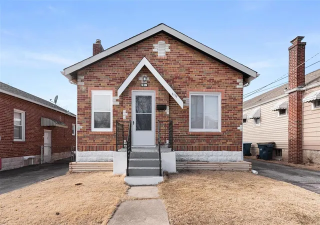 1st image of 5739 Albia Terr, Saint Louis, MO 63136 | MLS# 25013583