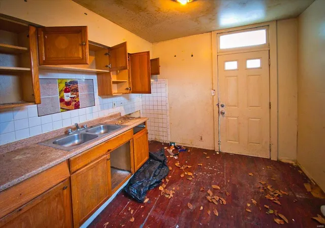 Photo 4 of Single family home for sale at 1514 Ferguson Ave, Saint Louis, MO 63133 | MLS# 25013677 | Listing updated on 2025-03-08